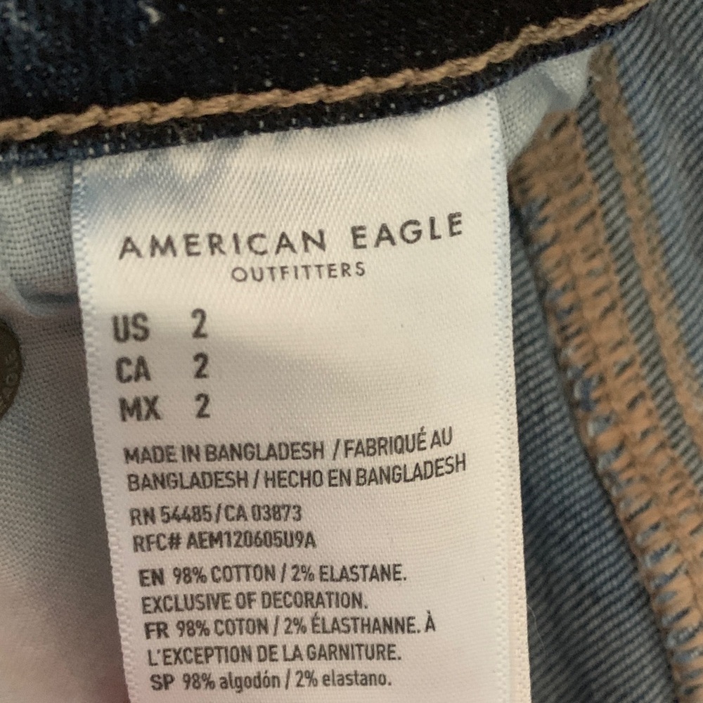 American Eagle Frayed Hem Denim Shorts - Women’s Size 2 - Picture 3 of 7